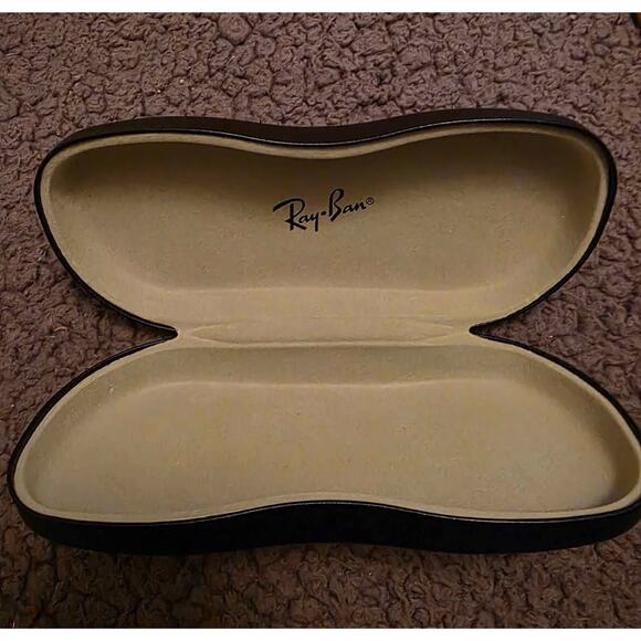 Lot of 5 Sun/Prescription Glasses Cases, ELLE, OAKLEY, RAY BAN, Etc. - Picture 6 of 10